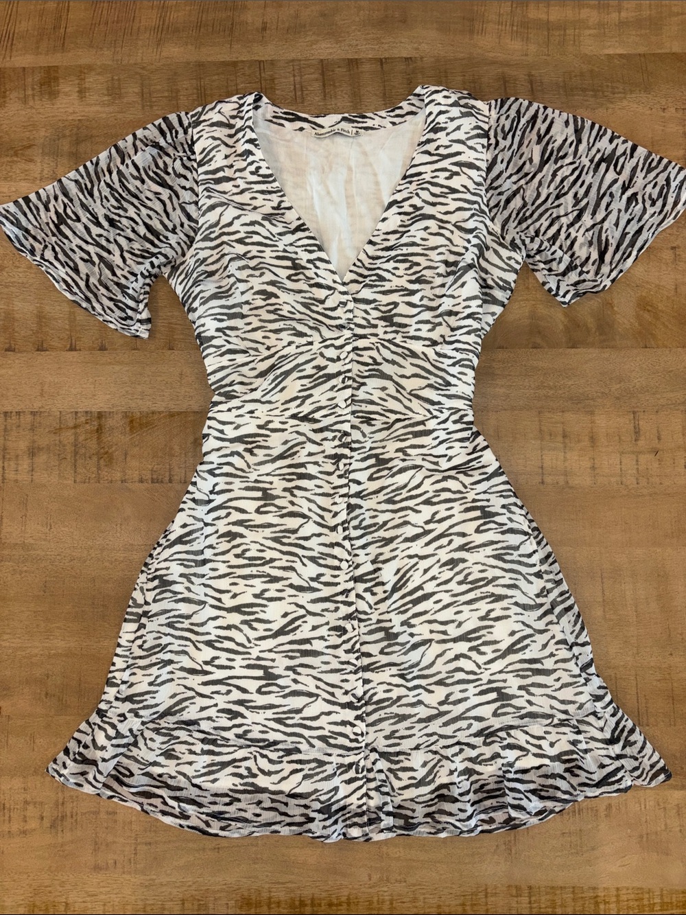 Abercrombie & Fitch Zebra Print Dress with Pockets Medium Feminine Fall $68